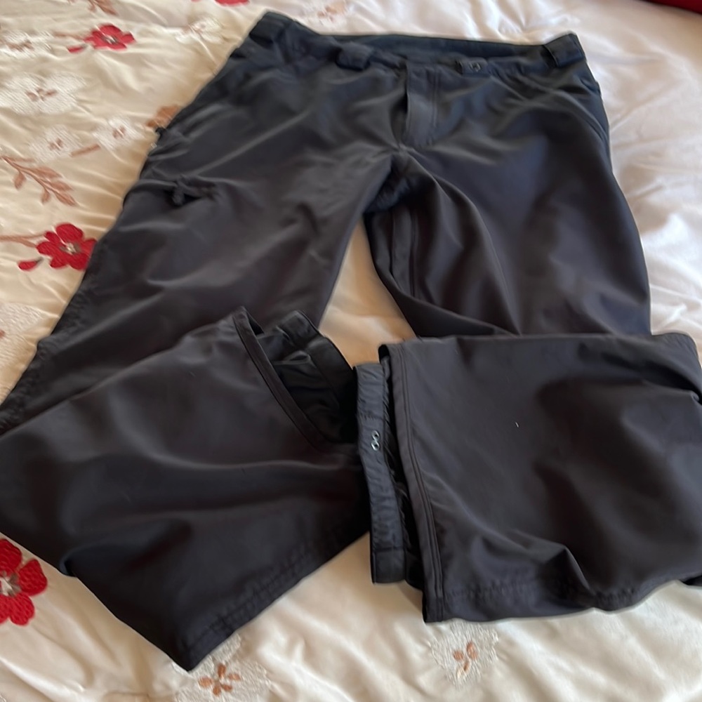 Men’s medium 686 snow pants